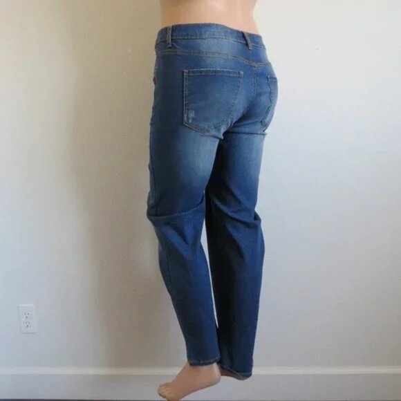 LANE BRYANT Jeans Women's Destressed Medium Rinse Straight Leg Plus Size 20 NWT - Picture 2 of 3